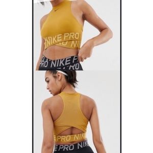 Nike Pro Intertwist Crop Top / Sports Bra